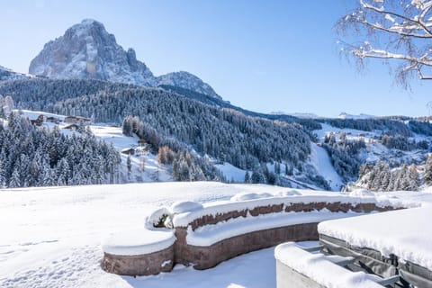 Day, Winter, Mountain view, Swimming pool