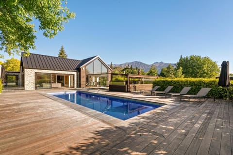 Property building, Day, Natural landscape, Mountain view, Pool view, Swimming pool, sunbed