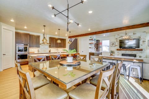 Stunning Home with Hot Tub Near Park City Skiing! House in Snyderville