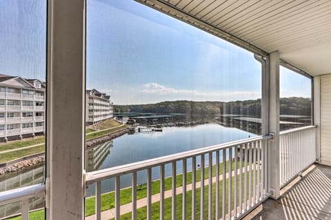 Parkview Bay Condo Resort Pools and Lake View! Appartamento in Osage Beach
