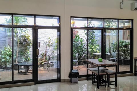Residence 6 Alojamiento y desayuno in South Jakarta City