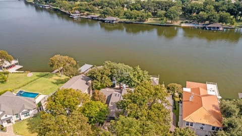 Waterfront House with Amazing Outdoor Oasis Boat Slip and Pet Friendly House in Kingsland