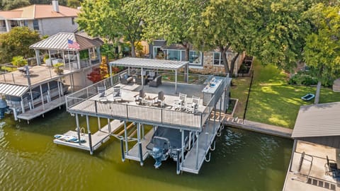 Waterfront House with Amazing Outdoor Oasis Boat Slip and Pet Friendly House in Kingsland