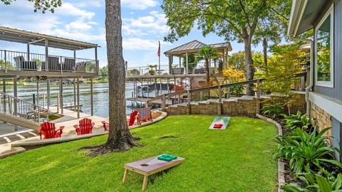 Waterfront House with Amazing Outdoor Oasis Boat Slip and Pet Friendly House in Kingsland