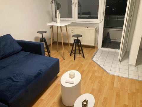 Taunus top floor Balkon Altstadt Messe Frankfurt 10 min Condo in Oberursel