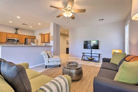 San Tan Valley Home with Pool Access and Golf View! Haus in Johnson Ranch