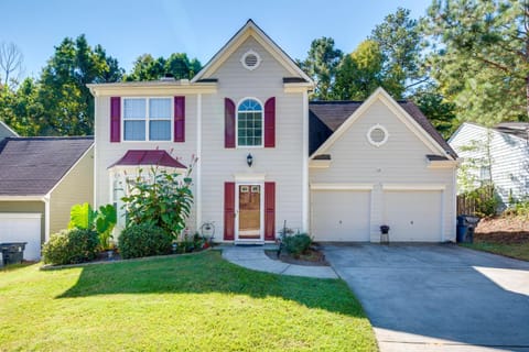 Atlanta-Area Home with Yard about 2 Mi to Six Flags House in Lithia Springs