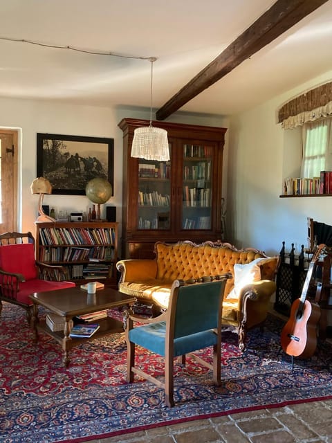 Library, Seating area
