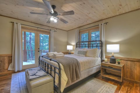 Luxury Cabin Close To Blue Ridge With Fire Pit! Haus in Mineral Bluff