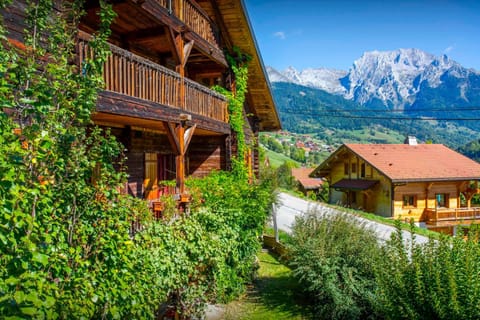 Property building, Spring, Day, Natural landscape, Garden, Garden view, Mountain view