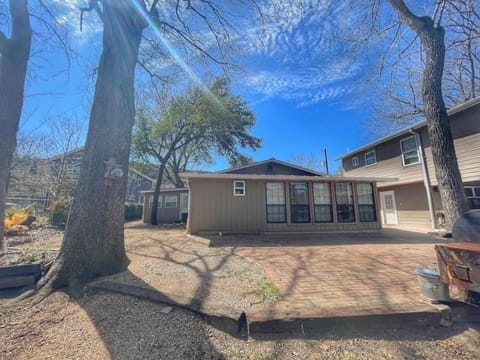 Elm Creek Haus House in Canyon Lake