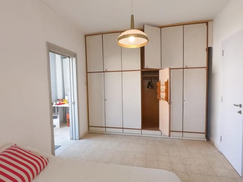 Cosy - Private room with balcony near TLV Vacation rental in Tel Aviv-Yafo