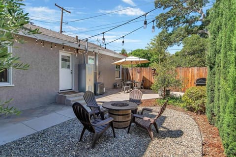 Rosé Getaway Close to Downtown Paso Robles 2 Bed/1 Bath House in Paso Robles
