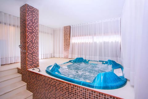 Hot Tub, Spa and wellness centre/facilities