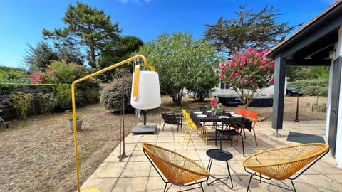 Patio, Garden, Dining area, Garden view