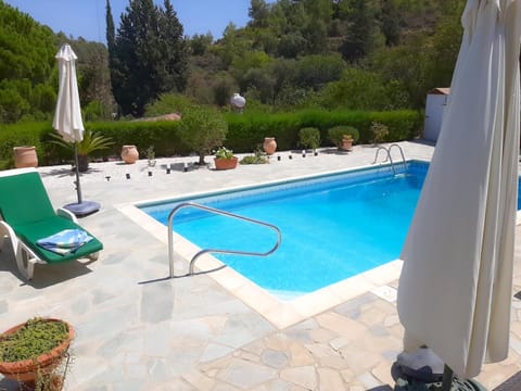 Kellaki Cottage - 2 bedroom with pool, sleeps 6 House in Limassol District