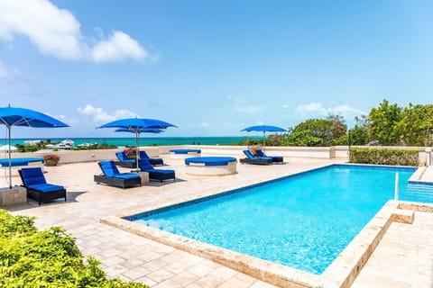 Pool view, Swimming pool, sunbed