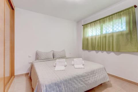 Bed, View (from property/room), Balcony/Terrace, Kitchen or kitchenette, Living room