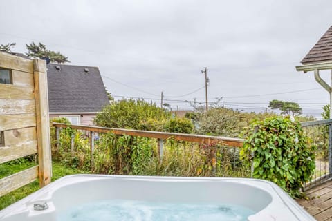 Smooth Sailing House in Waldport