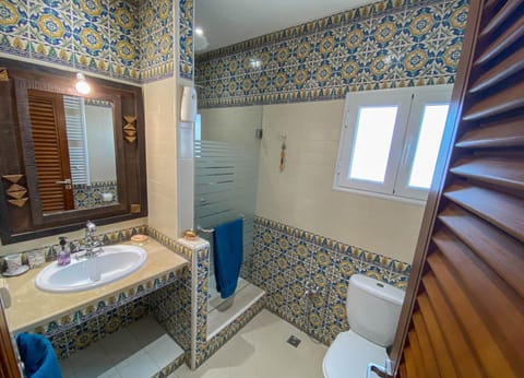 Charming Suite Central to Downtown and Airport Vacation rental in Tunis