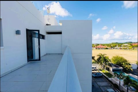 Beautiful 3 bed-rooms Penthouse at Las Brisas Residence Condo in Sint Maarten