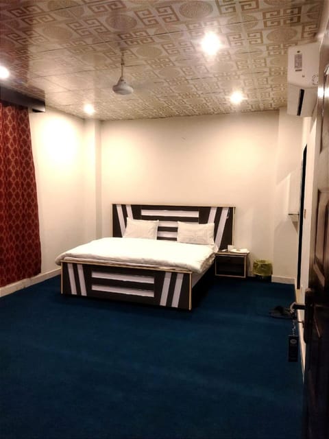 Hotel Royal Sweet Hotel in Lahore