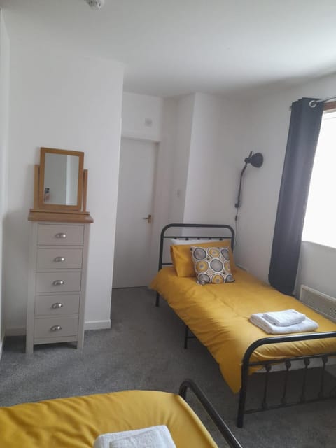 Flat 4 Corner House Apartment in Doncaster