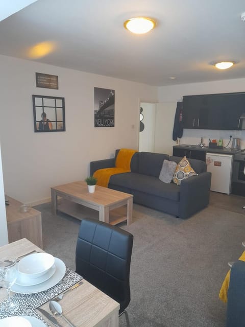 Flat 4 Corner House Apartment in Doncaster