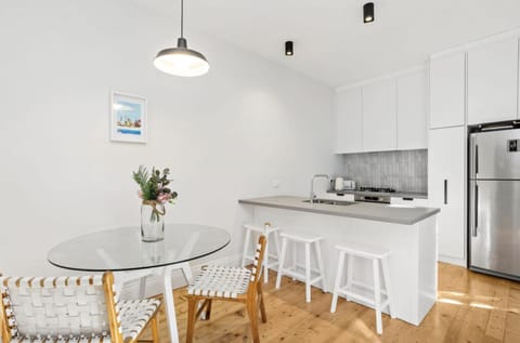 NEWLY RENOVATED LARGE 3.5 BDRM HOUSE! BEST OF MELB House in Saint Kilda