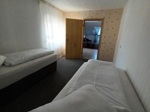 3 Zimmerwohnung optimal für Monteure Appartamento in Reutlingen
