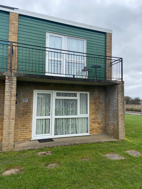 3 Bedroom House With Balcony Close To Beach Haus in Hemsby