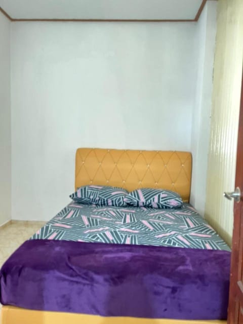 Lavender Homestay Desa Chendering 3 bedrooms Kuala Terengganu House in Terengganu, Malaysia