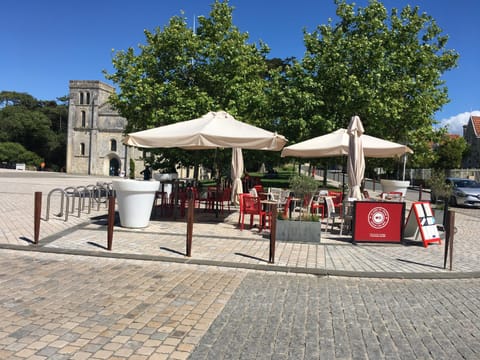 LA DAME DE COEUR Hotel in Soulac-sur-Mer