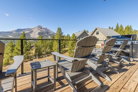 Powder Seeker Lodge House in Big Sky