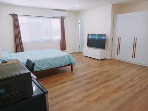 Private Entrance Guest Suite with In room Bathroom, No Pets, No Smoking Vacation rental in Monterey Park