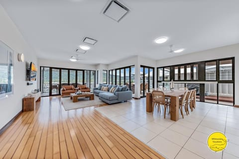 Penthouse living at the Port of Airlie Apartment in Airlie Beach