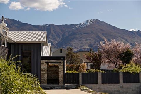 Property building, Facade/entrance, Spring, Day, Natural landscape, Mountain view