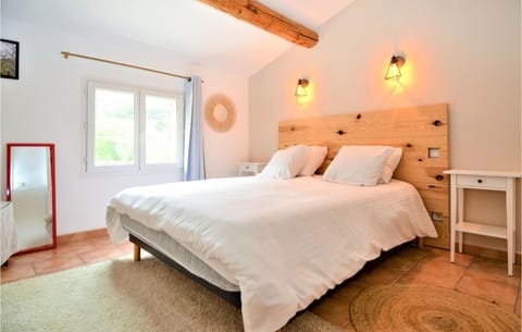 3 Bedroom Beautiful Home In St-quentin-la-poterie Casa in Uzes