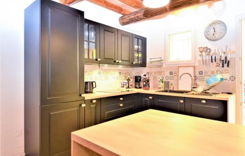 3 Bedroom Beautiful Home In St-quentin-la-poterie House in Uzes