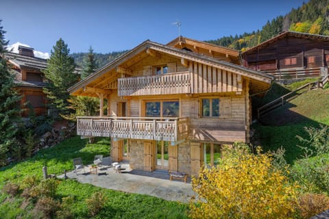 Property building, Spring, Day, Natural landscape, Balcony/Terrace, Mountain view