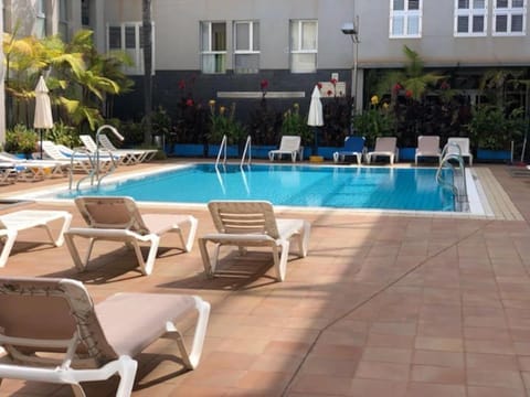 Pool view, Swimming pool, sunbed