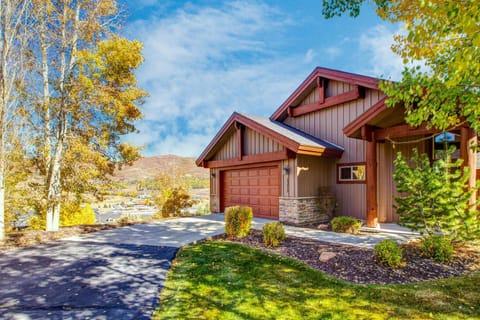 Cedar Haven House in Summit Park