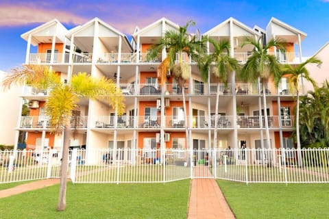 Oceanfront Arafura Abode with Stunning Views Condominio in Darwin
