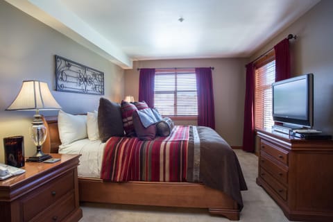 3409 - Two Bedroom Deluxe Powderhorn Lodge condo Condo in Burnt Flat
