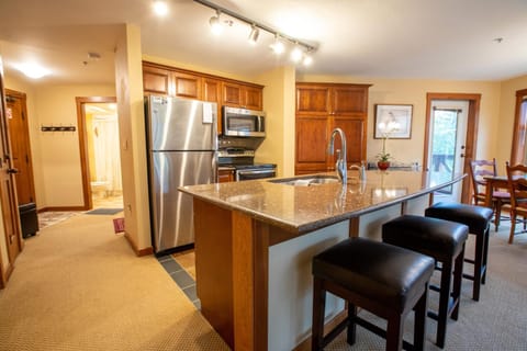 3305 - Two Bedroom Deluxe Powderhorn Lodge condo Apartment in Burnt Flat