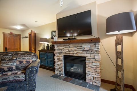 3220 - Two Bedroom Standard Powderhorn Lodge condo Condo in Burnt Flat