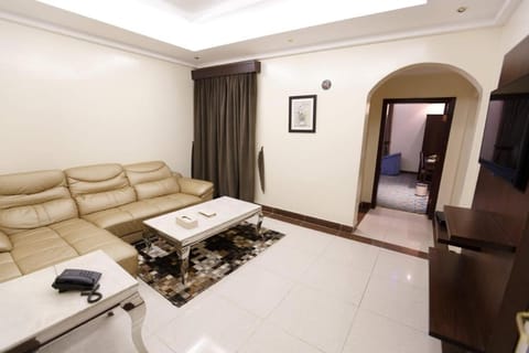 قصر اليمامة للشقق المخدومة Al Yamama Palace Serviced Apartments Appartement-Hotel in Al Madinah Province