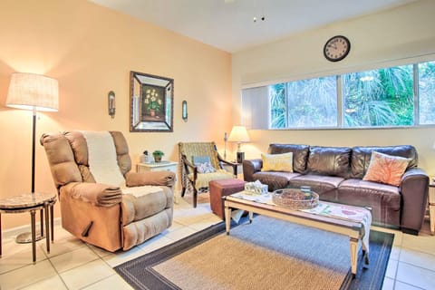 Idyllic Apt with Pool Access - Walk to Beach! Apartment in Lauderdale-by-the-Sea