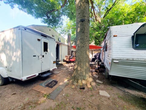 34ft Mobile Home Near Yale U House in New Haven