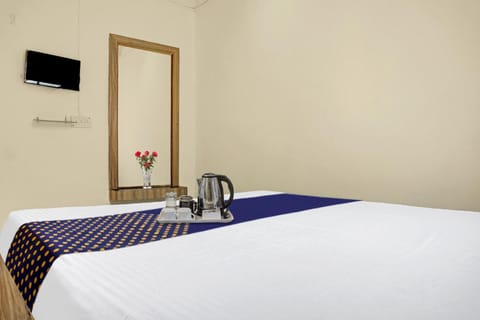 SPOT ON Manav Shree Lodge Hotel in Pune